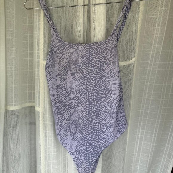 ACACIA Gray Animal Print One-Piece Swimsuit Size Small - Picture 1 of 3